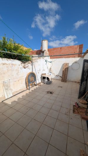 Image No.8-3 Bed House for sale