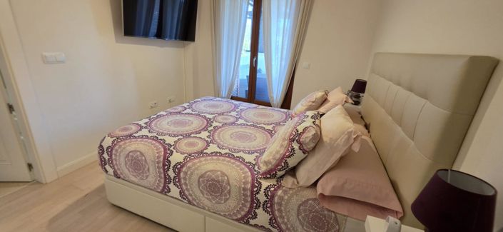 Image No.8-2 Bed Property for sale