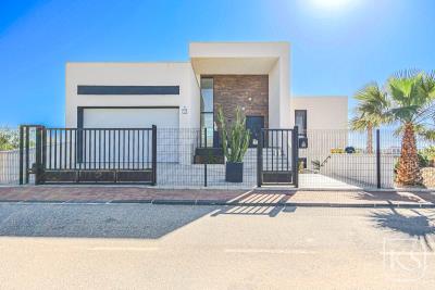 beautiful-modern-4-bedroom-villa-on-Hacienda-del-Alamo-12