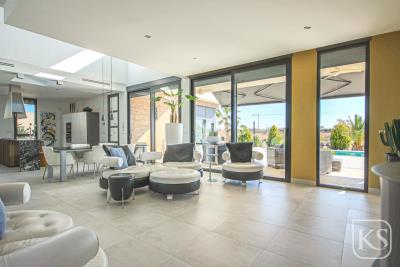 beautiful-modern-4-bedroom-villa-on-Hacienda-del-Alamo-15
