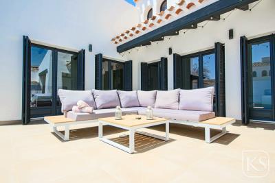 VillaMoore---3-bed-2-bath-luxury-modern-villa-10