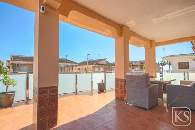 3-bed-2-bath-top-floor-100m-away-from-the-beach-in-Los-Alcazares