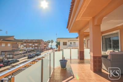 3-bed-2-bath-top-floor-100m-away-from-the-beach-in-Los-Alcazares-3