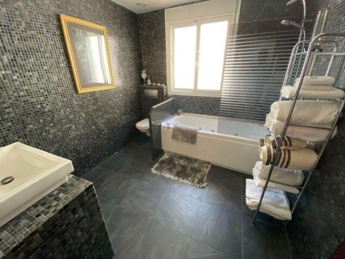 Image No.21-5 Bed House/Villa for sale