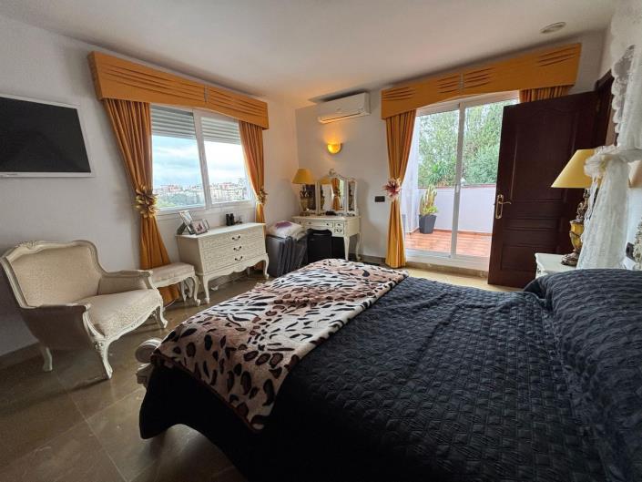 Image No.26-5 Bed House/Villa for sale