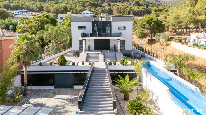 Image No.1-5 Bed Villa for sale