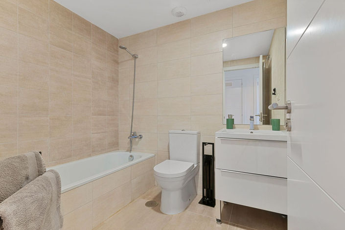 Image No.27-3 Bed Apartment for sale