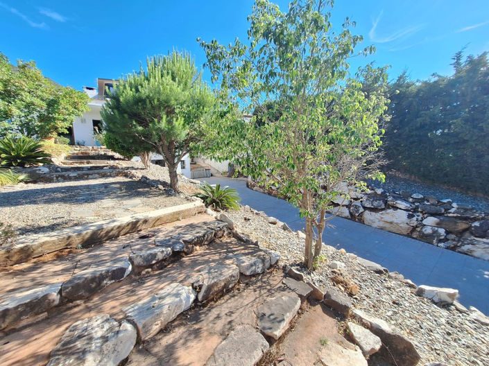 Image No.42-3 Bed Property for sale