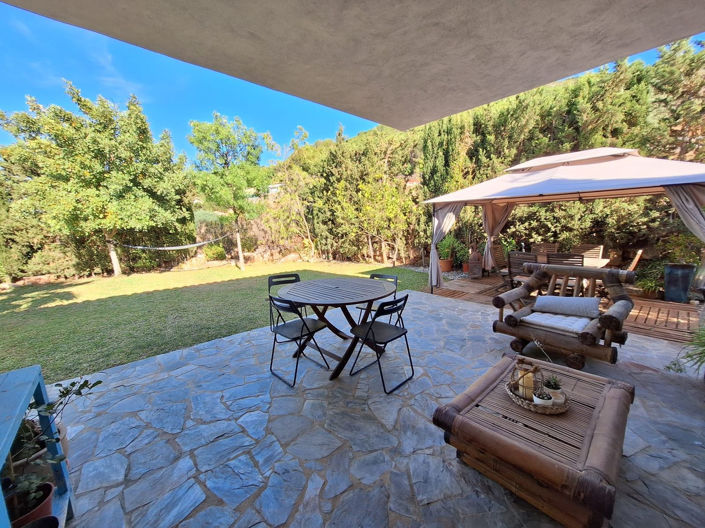 Image No.50-3 Bed Property for sale