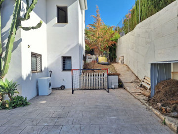 9-467d0cee5b725f3ef65f102a0c2e69c0