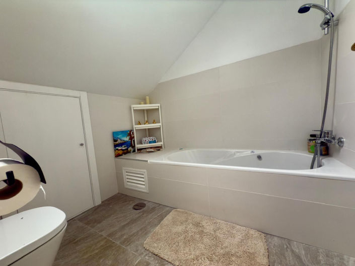 Image No.7-3 Bed Semi-Detached for sale