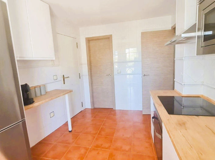 Image No.10-4 Bed Property for sale