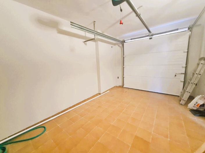 Image No.16-4 Bed Property for sale