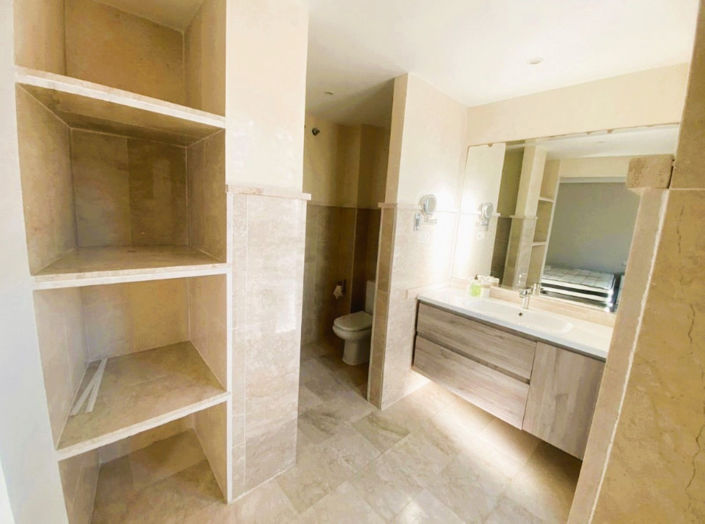 Image No.17-4 Bed Property for sale