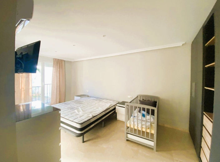 Image No.18-4 Bed Property for sale