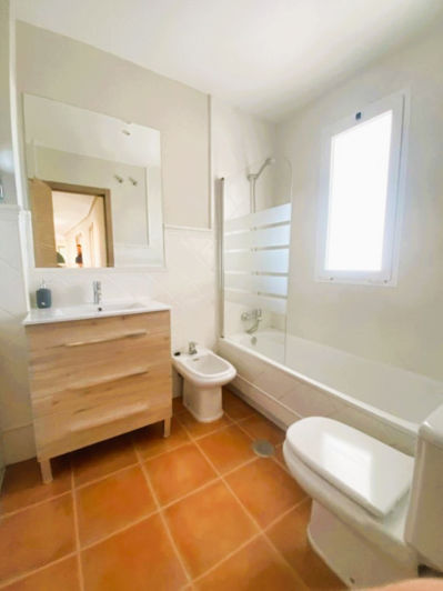 Image No.21-4 Bed Property for sale