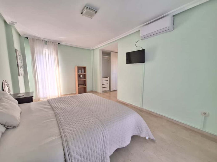 Image No.21-4 Bed Property for sale