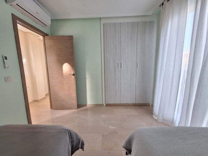 Image No.28-4 Bed Property for sale