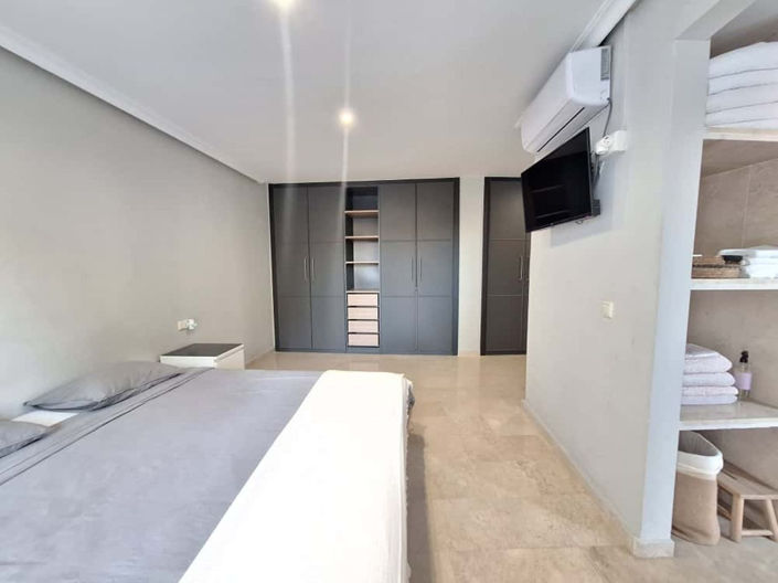 Image No.33-4 Bed Property for sale