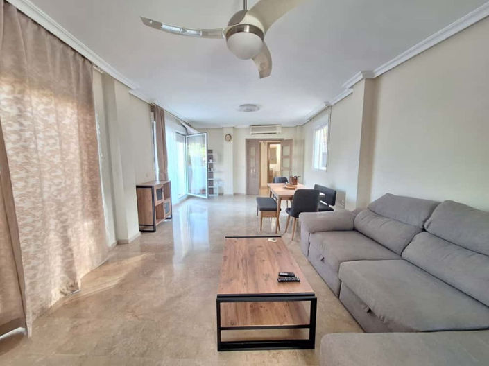 Image No.4-4 Bed Property for sale