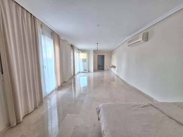 Image No.40-4 Bed Property for sale