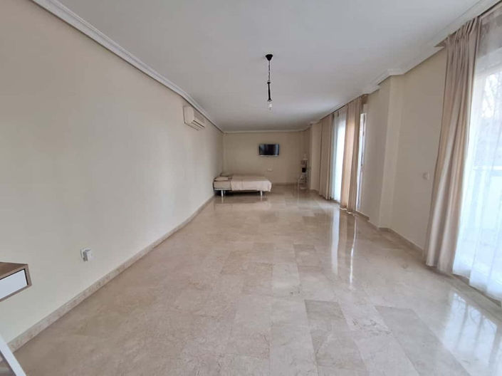 Image No.41-4 Bed Property for sale