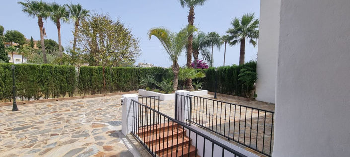 Image No.42-4 Bed Property for sale