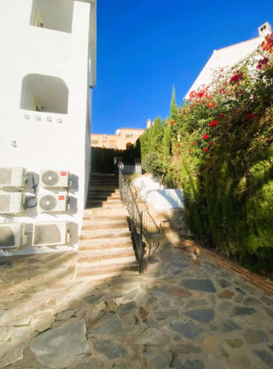 Image No.47-4 Bed Property for sale