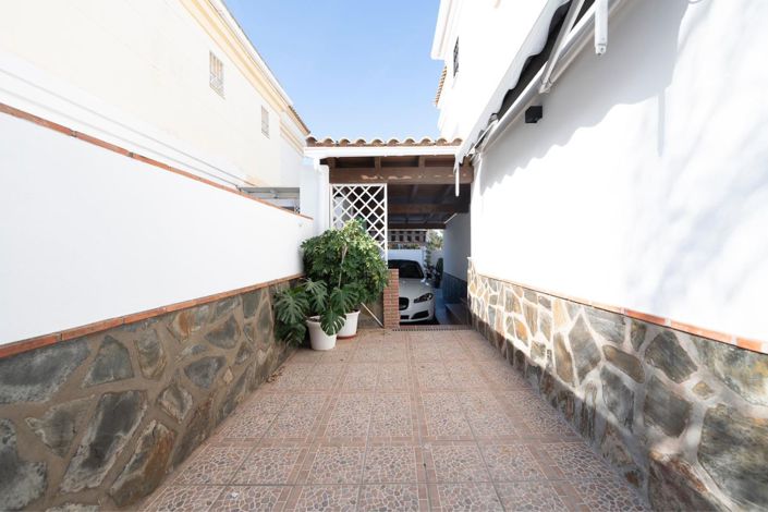 Image No.26-6 Bed Property for sale