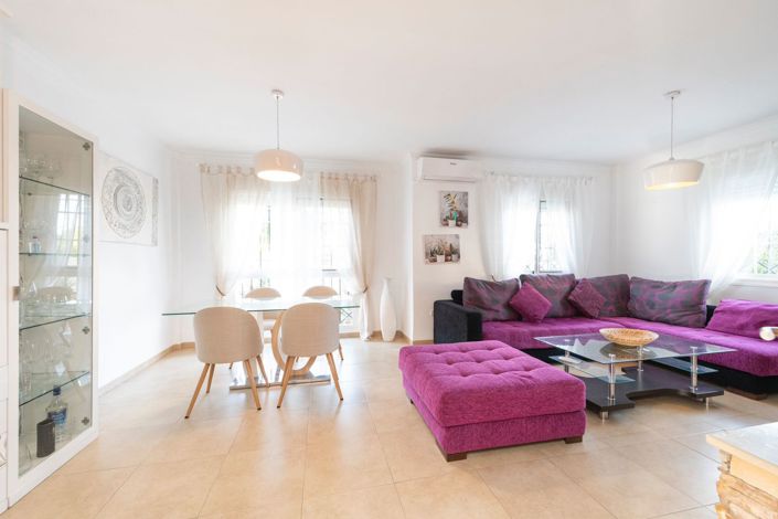 Image No.3-6 Bed Property for sale