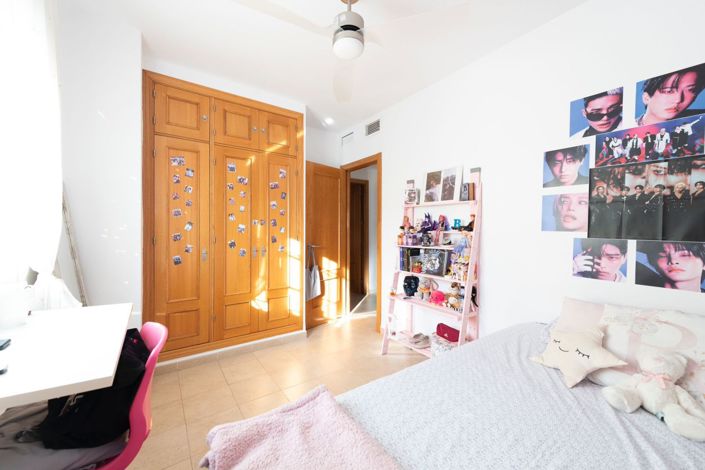 Image No.34-6 Bed Property for sale