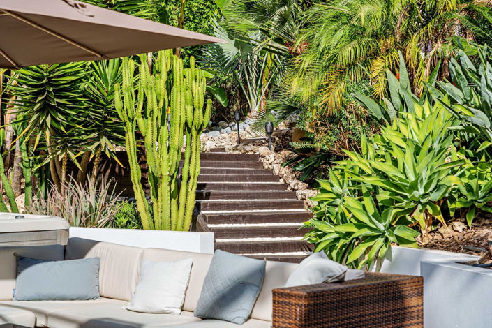 Image No.2-5 Bed Villa for sale