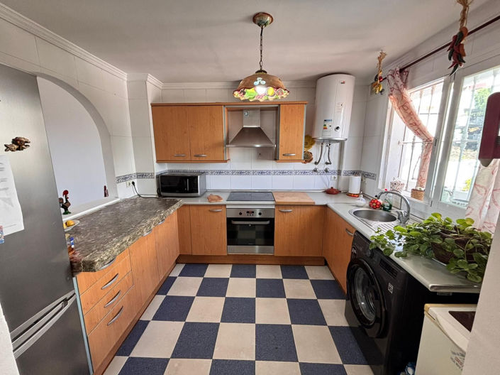 Image No.12-3 Bed Apartment for sale