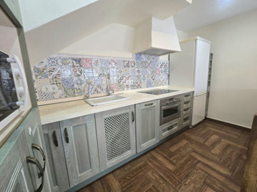 10-bb915d1cb19341576dcdc994b81ab9c5