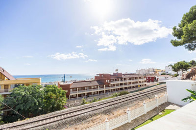 10-bb915d1cb19341576dcdc994b81ab9c5