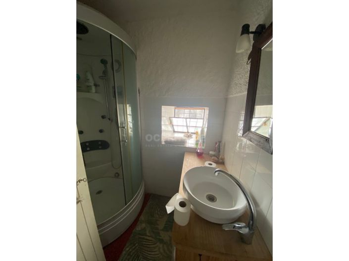 Image No.26-5 Bed House for sale