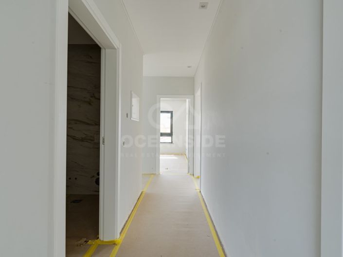 Image No.20-4 Bed House for sale