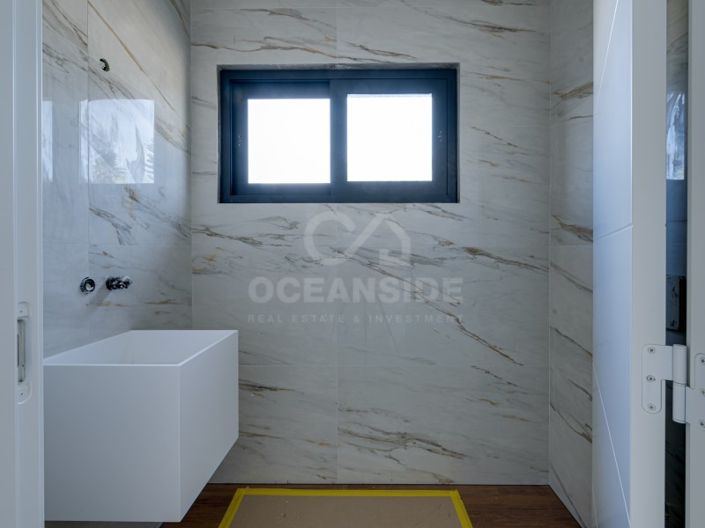 Image No.6-4 Bed House for sale