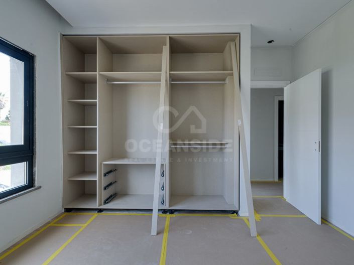 Image No.26-4 Bed House for sale