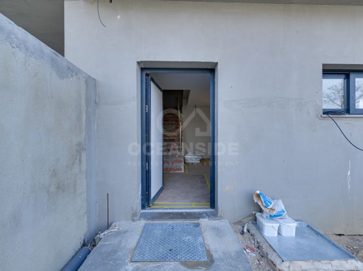 Image No.6-4 Bed House for sale