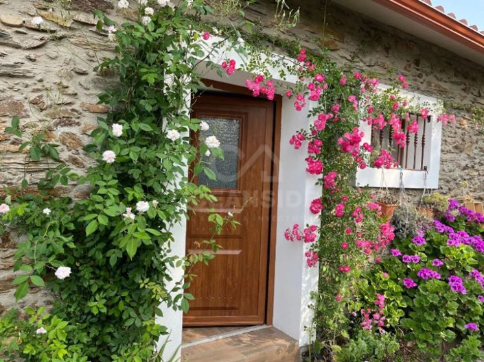 Image No.8-1 Bed Farmhouse for sale