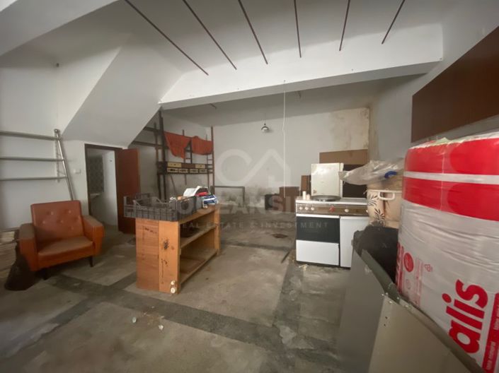 Image No.18-4 Bed House for sale