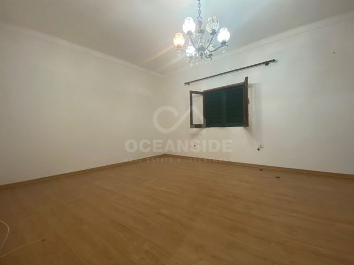 Image No.2-4 Bed House for sale