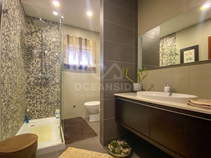 Image No.11-5 Bed House for sale