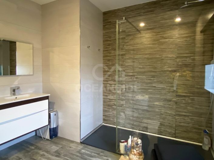 Image No.24-5 Bed House for sale