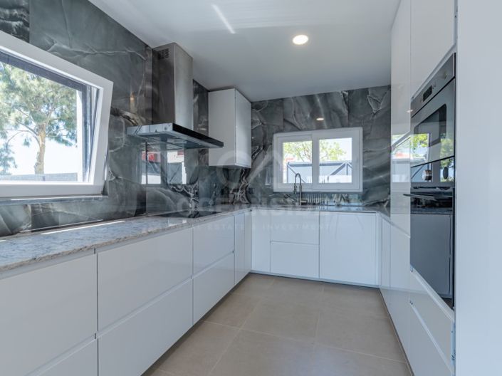 Image No.14-3 Bed House for sale