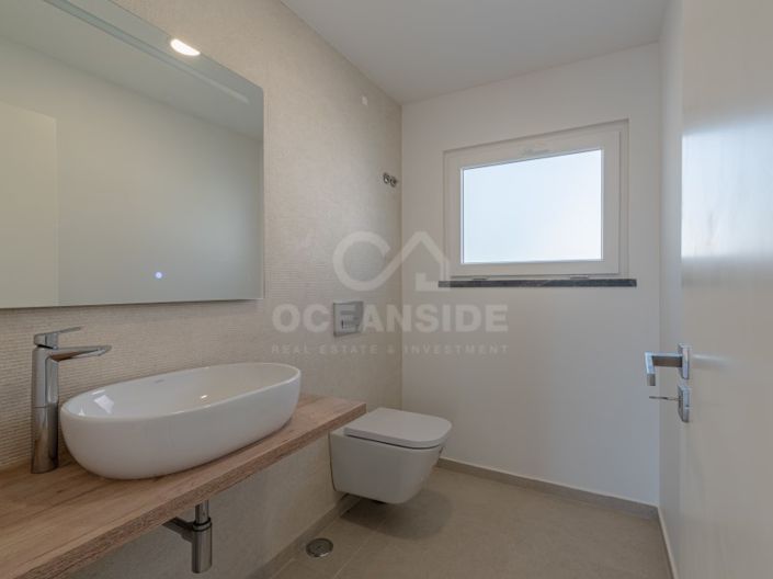 Image No.18-3 Bed House for sale