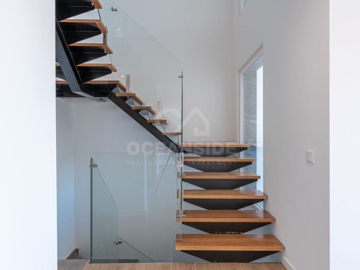 Image No.19-3 Bed House for sale