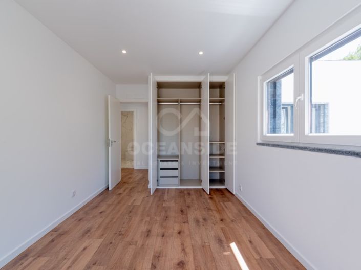 Image No.34-3 Bed House for sale