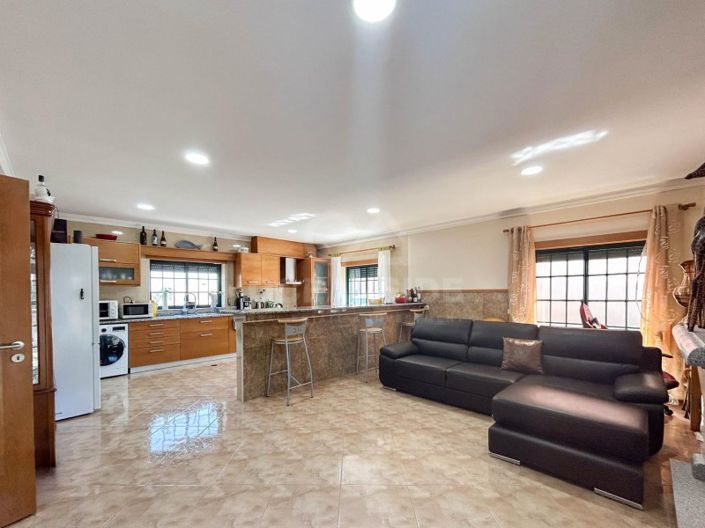 Image No.47-4 Bed House for sale